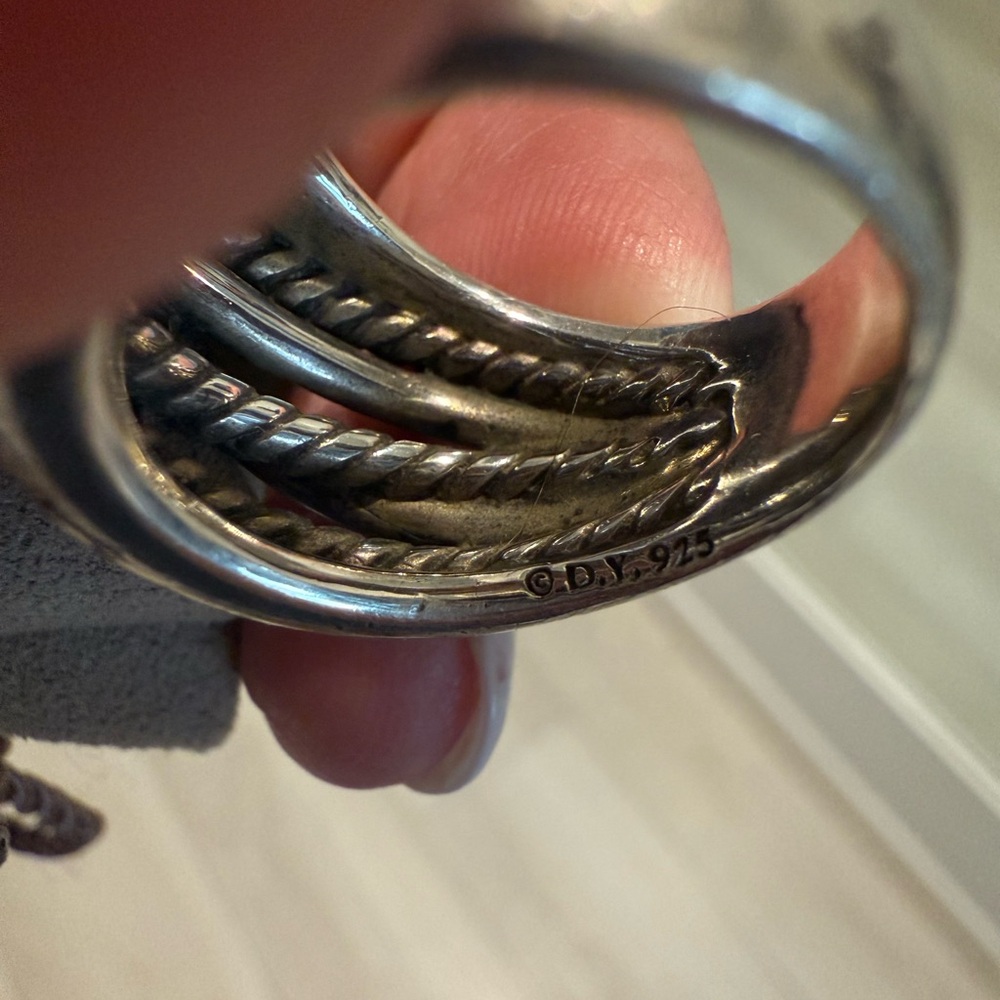 Authentic David Yurman Crossover Ring- Silver- Size 7 - Picture 3 of 5